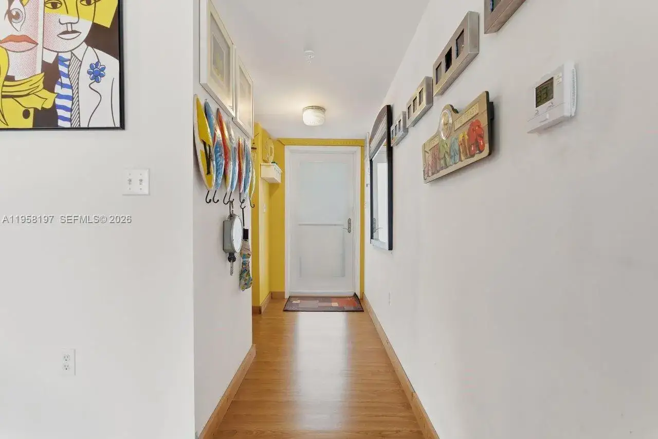 1 bedroom 1 bath Residential Lease for rent at 7800 Collins Ave # 402, Miami Beach FL 33141