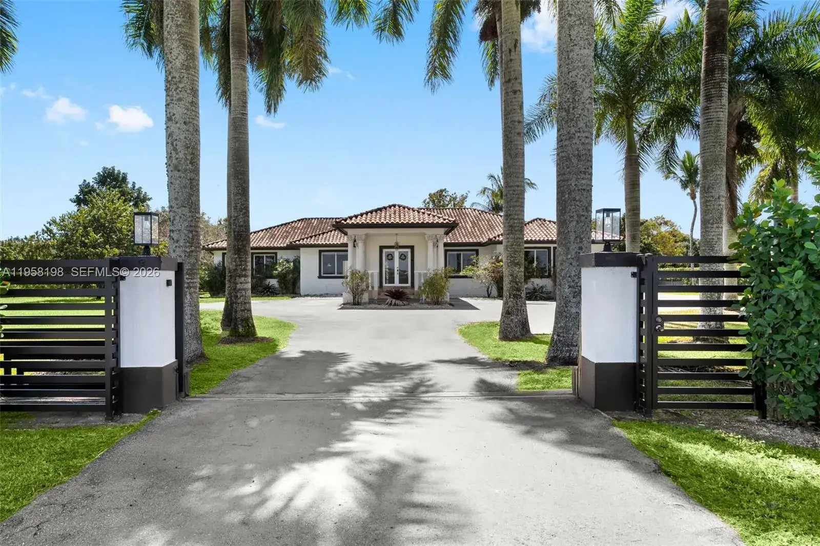 6 bedroom 4 bath Residential for sale at 16800 SW 190th St, Miami FL 33187