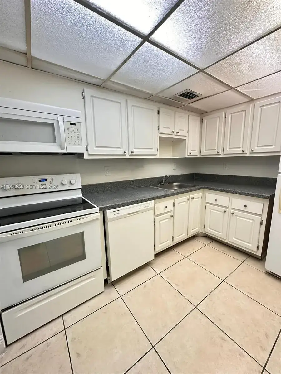 1 bedroom 1 bath Residential for sale at 1805 Sans Souci Blvd # 420, North Miami FL 33181