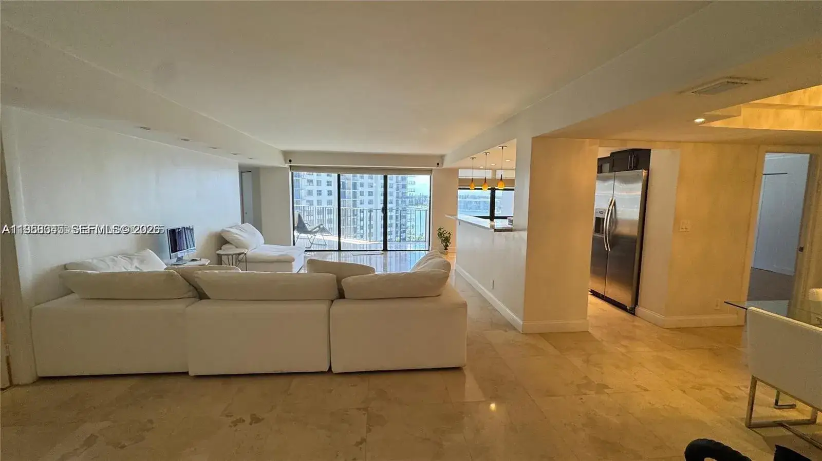 3 bedroom 2 bath Residential for sale at 18181 NE 31st Ct # 1009, Aventura FL 33160