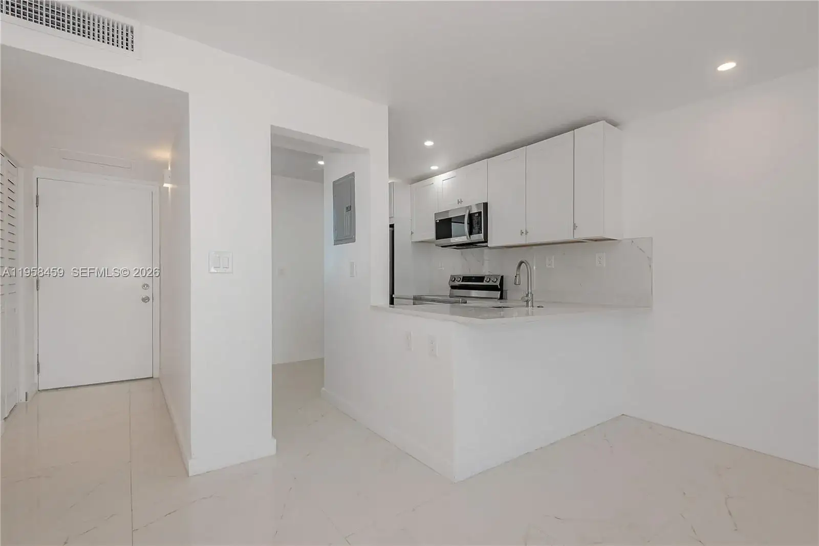 1 bedroom 1 bath Residential for sale at 2851 Leonard Dr # J405, Aventura FL 33160