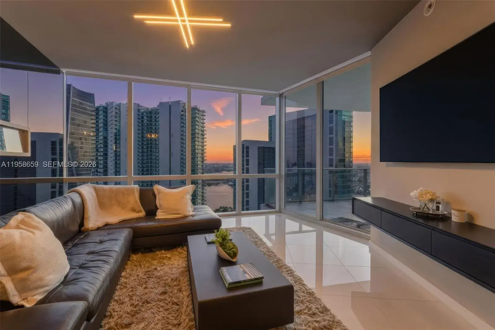 2 bedroom 3 bath Residential for sale at 851 NE 1st Ave # 4303, Miami FL 33132