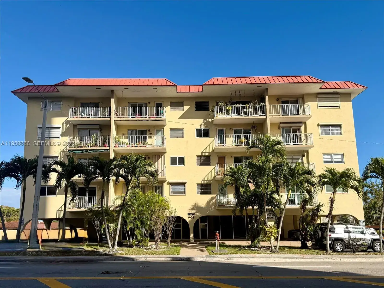 1 bedroom 1 bath Residential Lease for rent at 901 SW 37th Ave # 25, Miami FL 33135