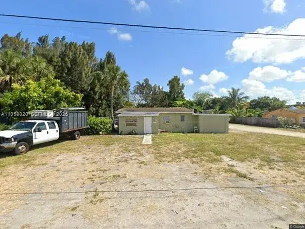 2 bedroom 2 bath Residential for sale at 700 SW 8th St, Pompano Beach FL 33060