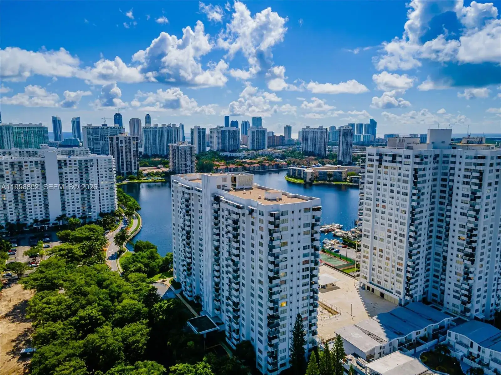2 bedroom 2 bath Residential for sale at 2780 NE 183rd St # 1606, Aventura FL 33160
