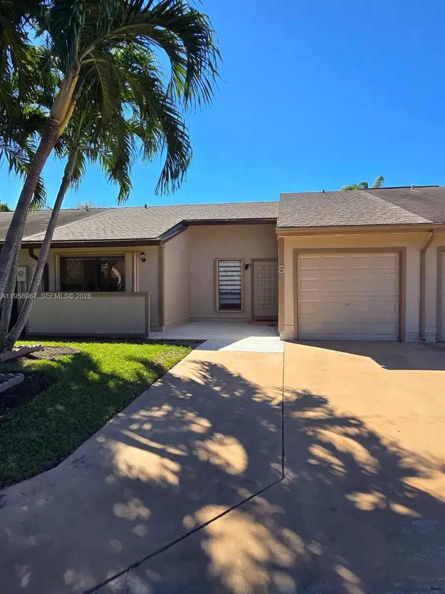 2 bedroom 2 bath Residential for sale at 5 Rogart Cir, Boynton Beach FL 33426