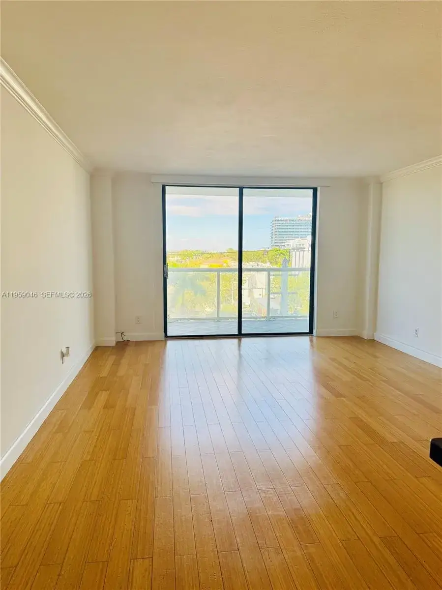 1 bedroom 1 bath Residential Lease for rent at 13499 Biscayne Blvd # 411, North Miami FL 33181