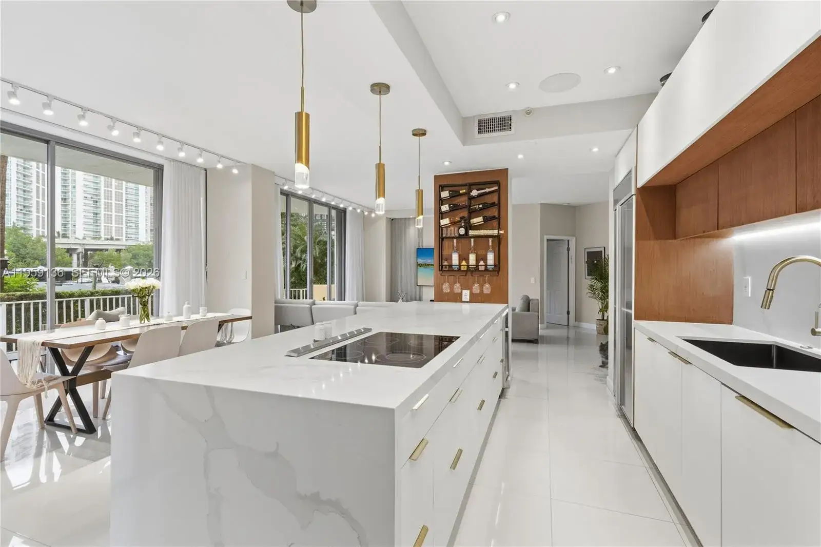 2 bedroom 2 bath Residential for sale at 3500 Mystic Pointe Dr # 104, Aventura FL 33180