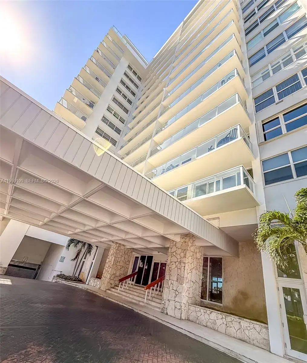 2 bedroom 2 bath Residential for sale at 5750 Collins Ave # 6J, Miami Beach FL 33140