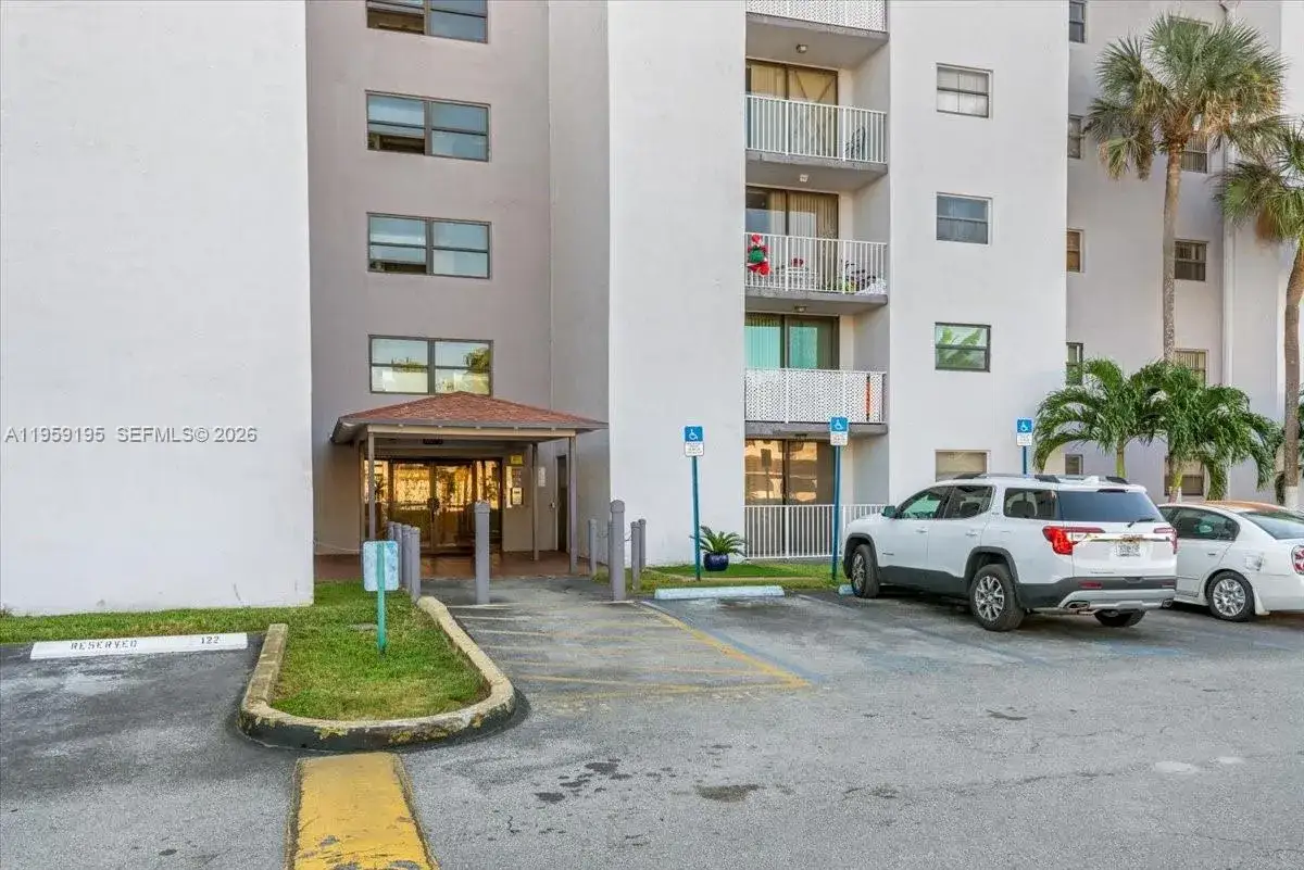 2 bedroom 2 bath Residential for sale at 8075 NW 7th St # 120, Miami FL 33126