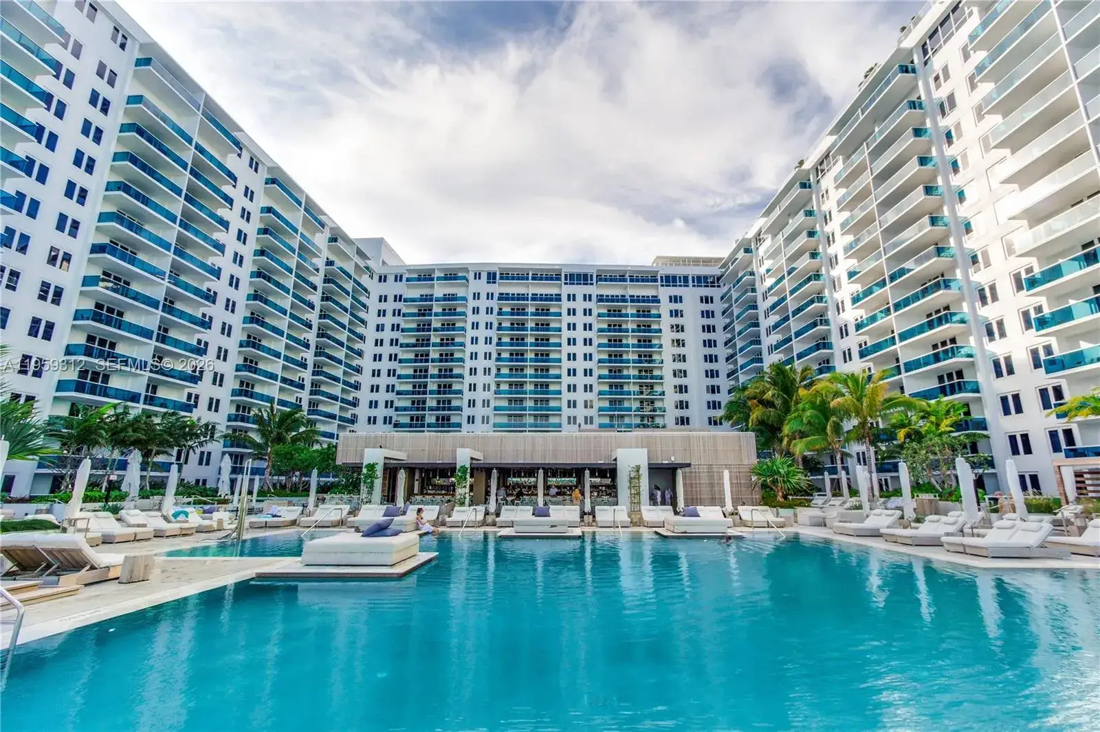 1 bedroom 1 bath Residential Lease for rent at 102 24th St # 1206, Miami Beach FL 33139