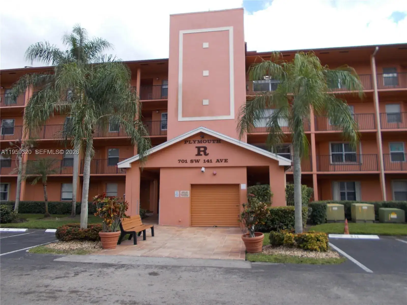 2 bedroom 1 bath Residential Lease for rent at 701 SW 141st Ave # 110R, Pembroke Pines FL 33027