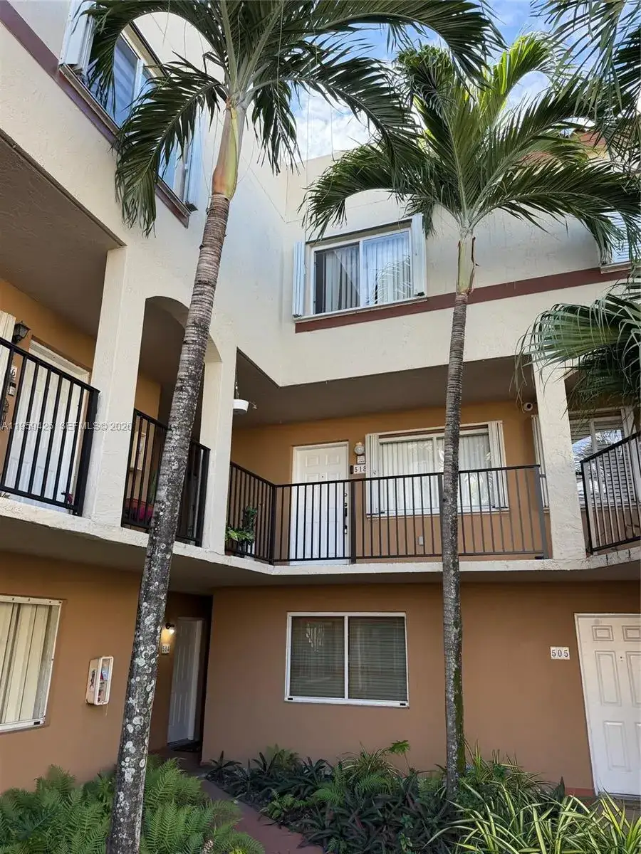 2 bedroom 2 bath Residential Lease for rent at 551 NW 82nd Ave # 518, Miami FL 33126