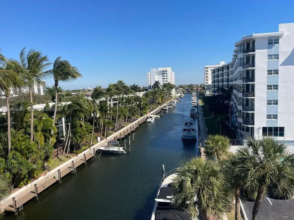 2 bedroom 2 bath Residential for sale at 4800 Bayview Dr # 505, Fort Lauderdale FL 33308