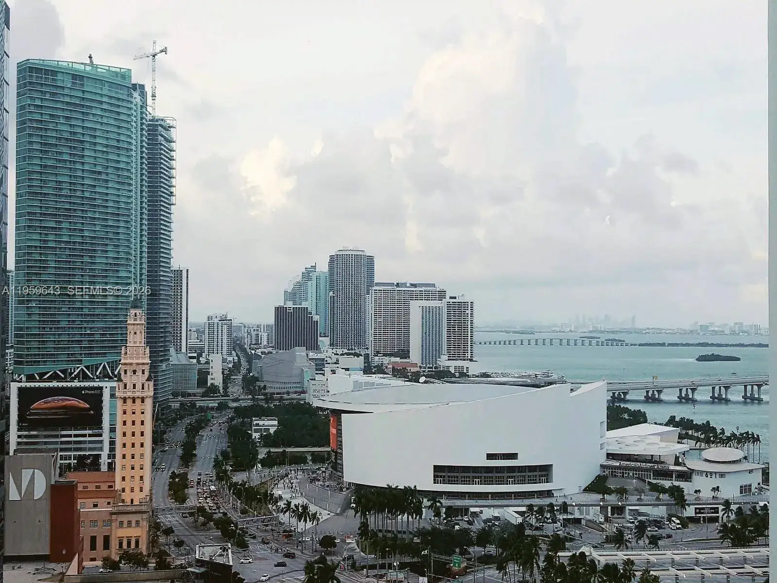 2 bedroom 2 bath Residential Lease for rent at 253 NE 2nd St # 2201, Miami FL 33132