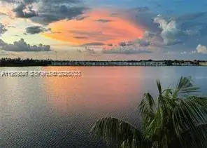 2 bedroom 2 bath Residential for sale at 1075 NE Miami Gardens Dr # 509, Miami FL 33179