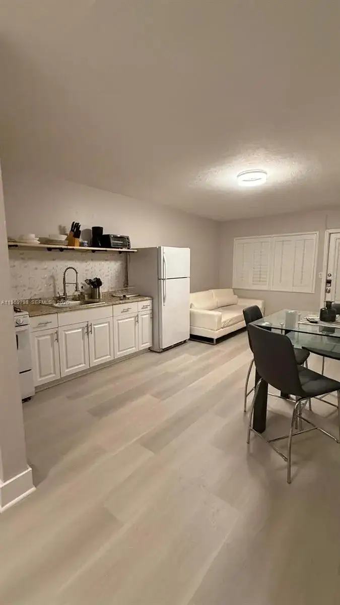 1 bath Residential Lease for rent at 4201 Indian Creek Dr # 4, Miami Beach FL 33140