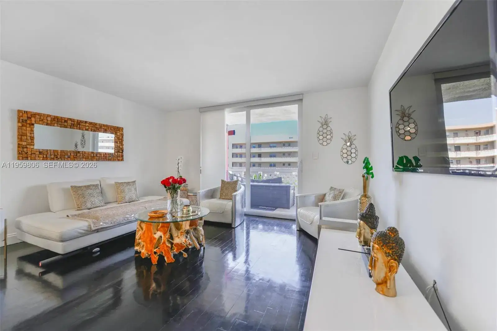 1 bedroom 1 bath Residential for sale at 400 NE 12th Ave # 505, Hallandale Beach FL 33009