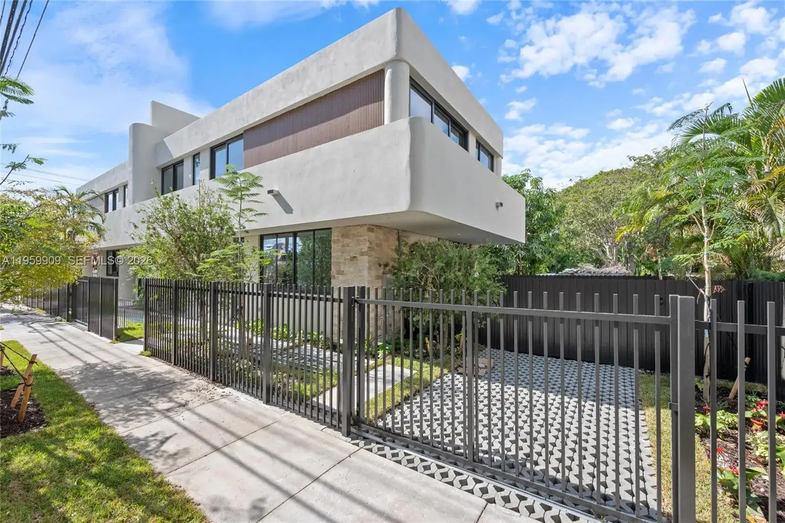 3 bedroom 4 bath Residential for sale at 2330 SW 36th Ave # 2, Miami FL 33134