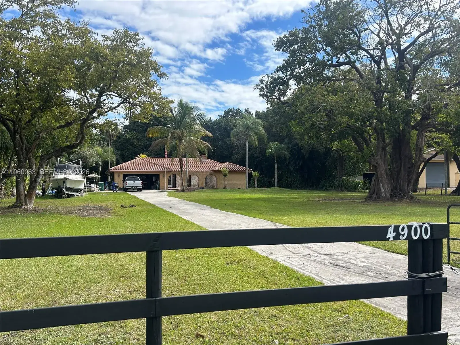 4 bedroom 2 bath Residential for sale at 4900 SW 178th ave, Southwest Ranches FL 33331