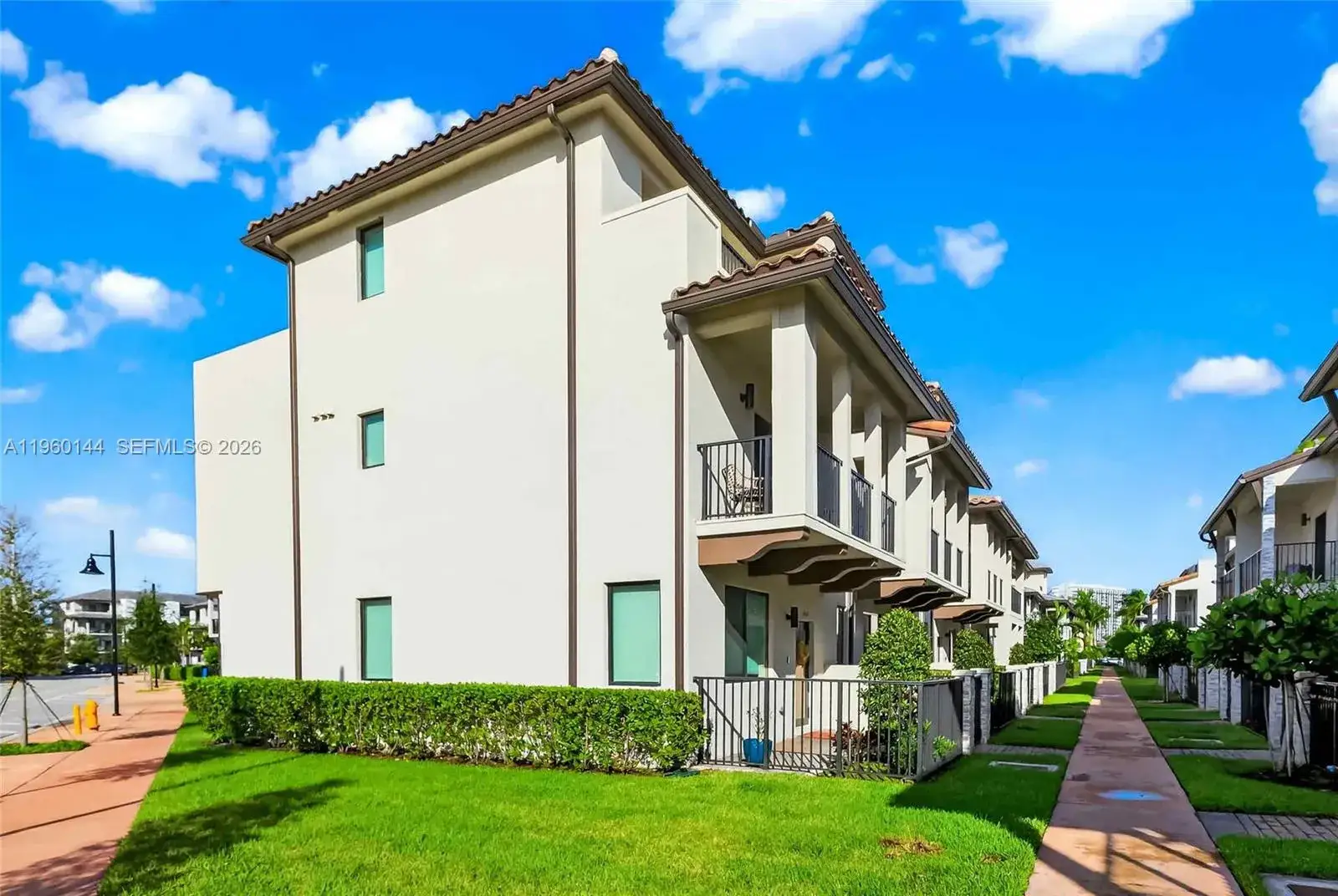 3 bedroom 2 bath Residential for sale at 4426 NW 83rd Pkwy, Doral FL 33166