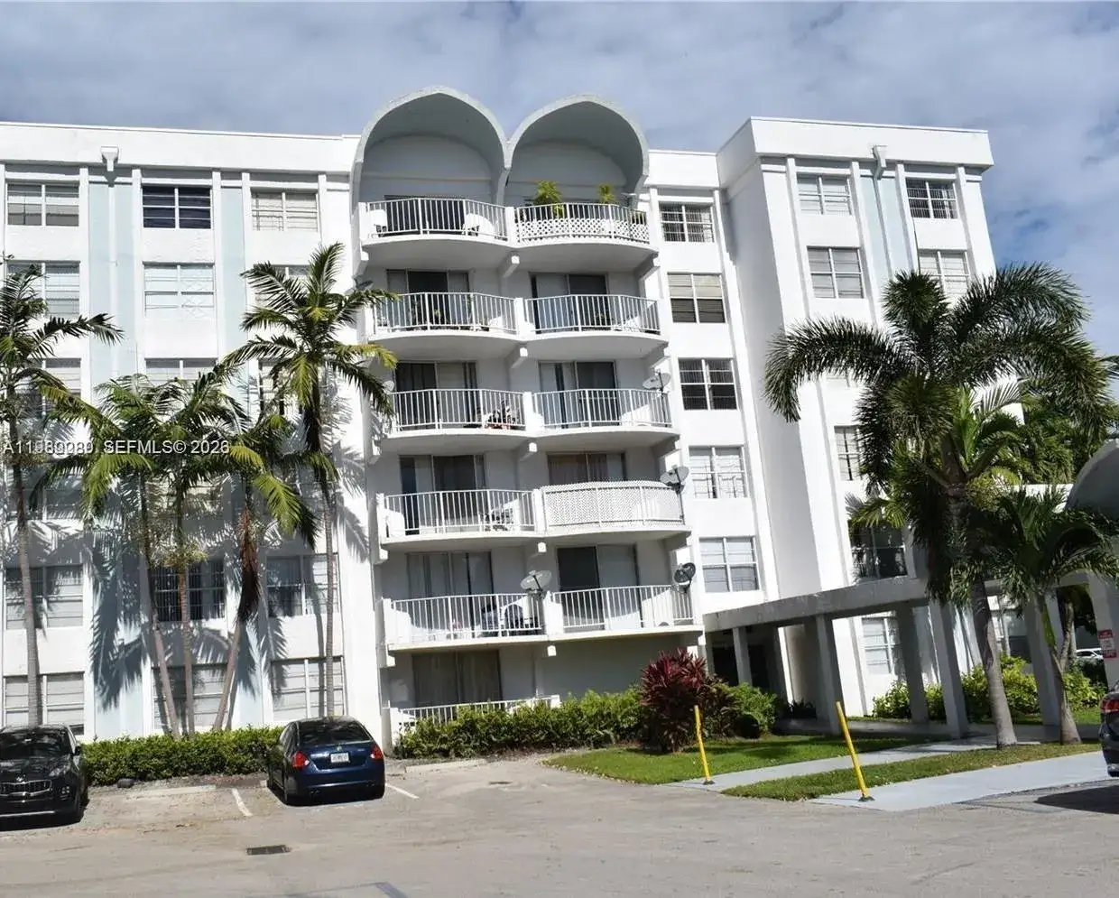2 bedroom 1 bath Residential Lease for rent at 488 NW 165 St Rd # 310, Miami FL 33169