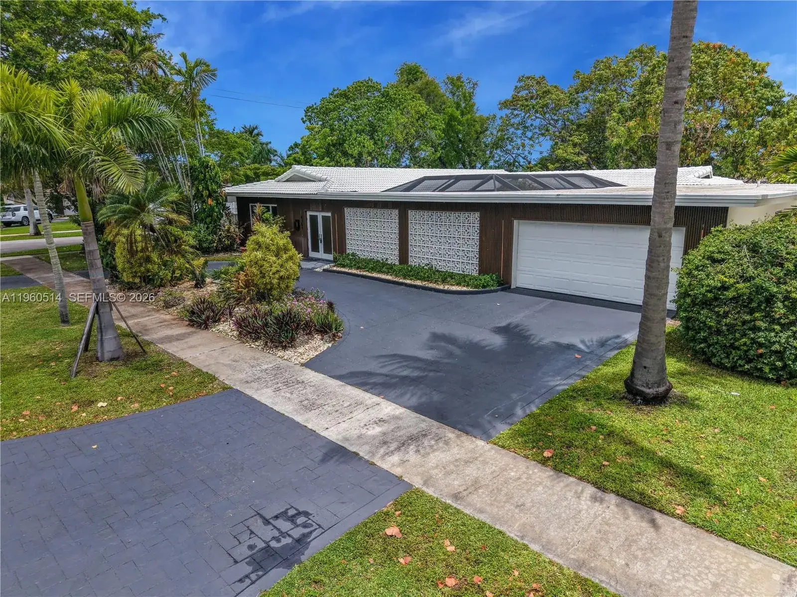 4 bedroom 3 bath Residential for sale at 4731 Pierce St, Hollywood FL 33021
