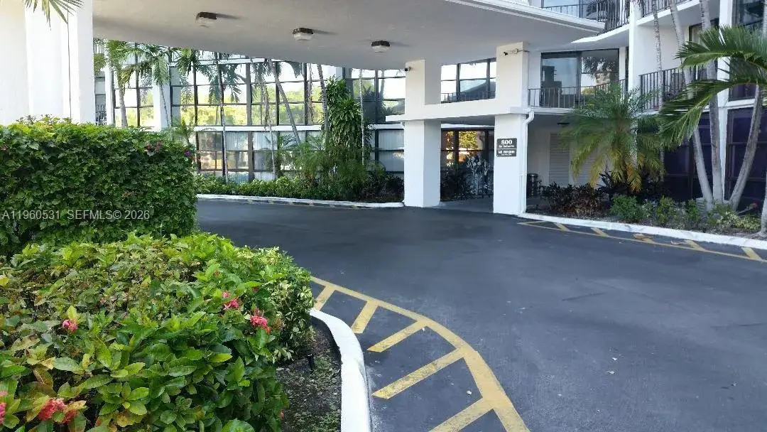 1 bedroom 1 bath Residential for sale at 800 Parkview Dr # 416, Hallandale Beach FL 33009