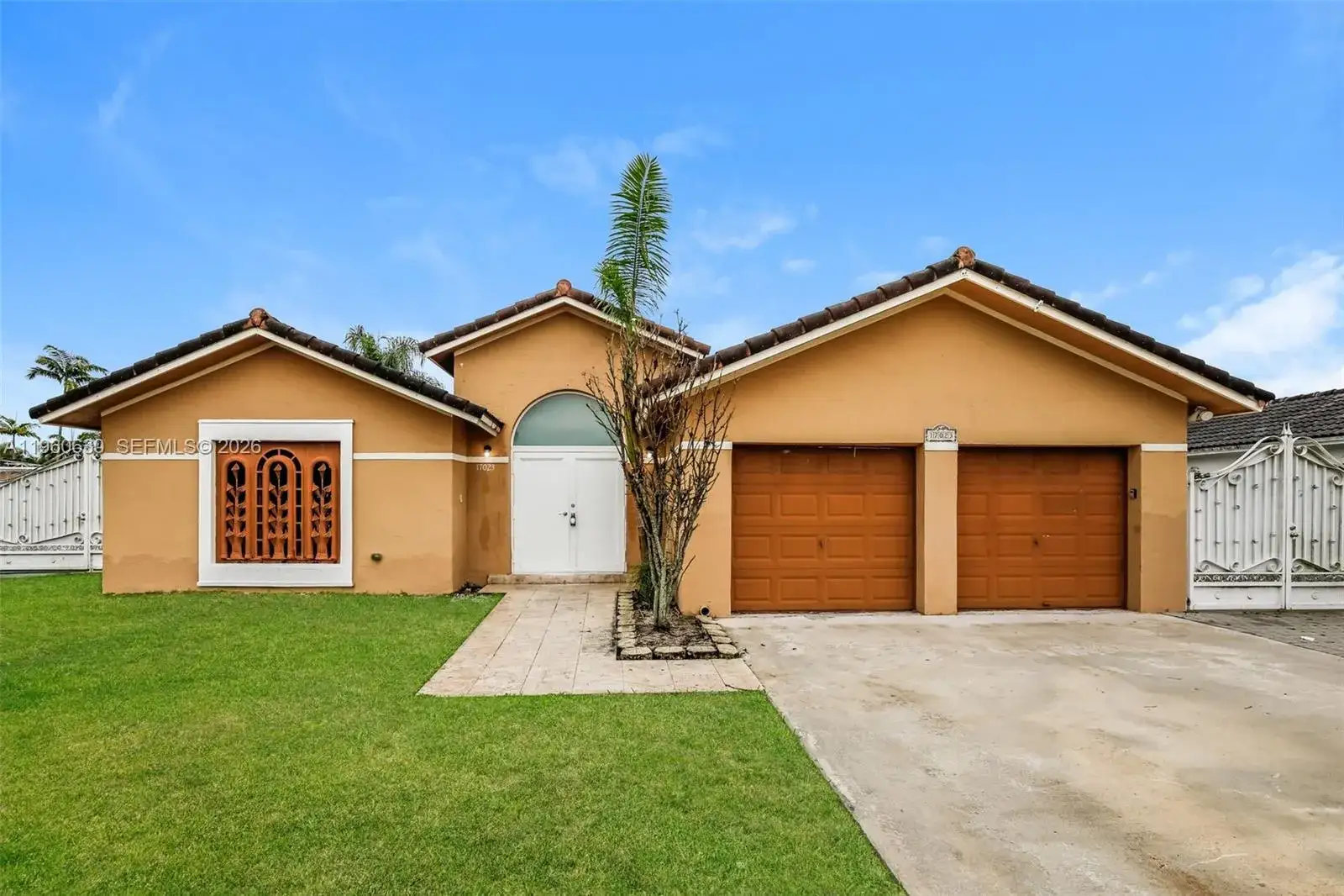 3 bedroom 2 bath Residential Lease for rent at 17023 SW 149 Place, Miami FL 33187