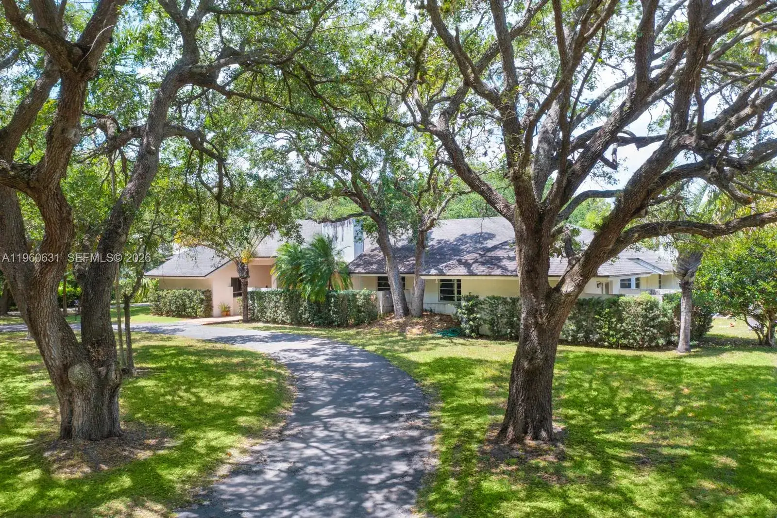 4 bedroom 3 bath Residential for sale at 6255 SW 99th Ter, Pinecrest FL 33156