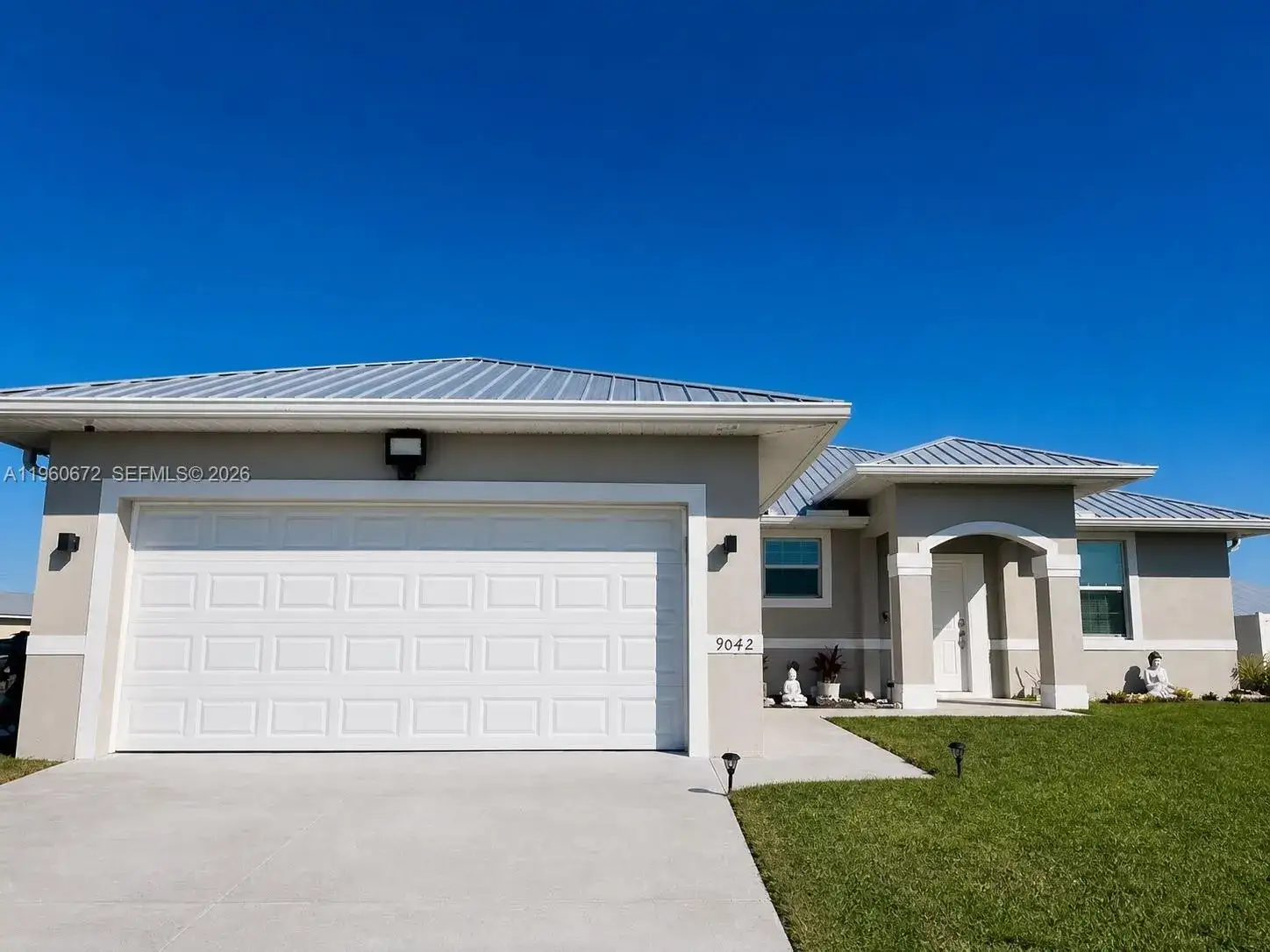 3 bedroom 2 bath Residential for sale at 9042 E Broad Circle, La Belle FL 33935