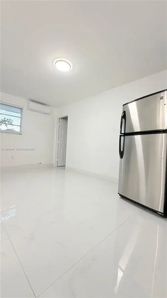 2 bedroom 1 bath Residential Lease for rent at 6700 SW 97th Ave # B, Miami FL 33173