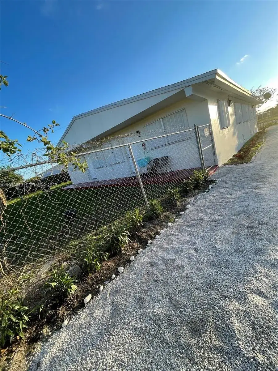 1 bedroom 1 bath Residential Lease for rent at 22365 SW 115th Ct # 4, Miami FL 33170