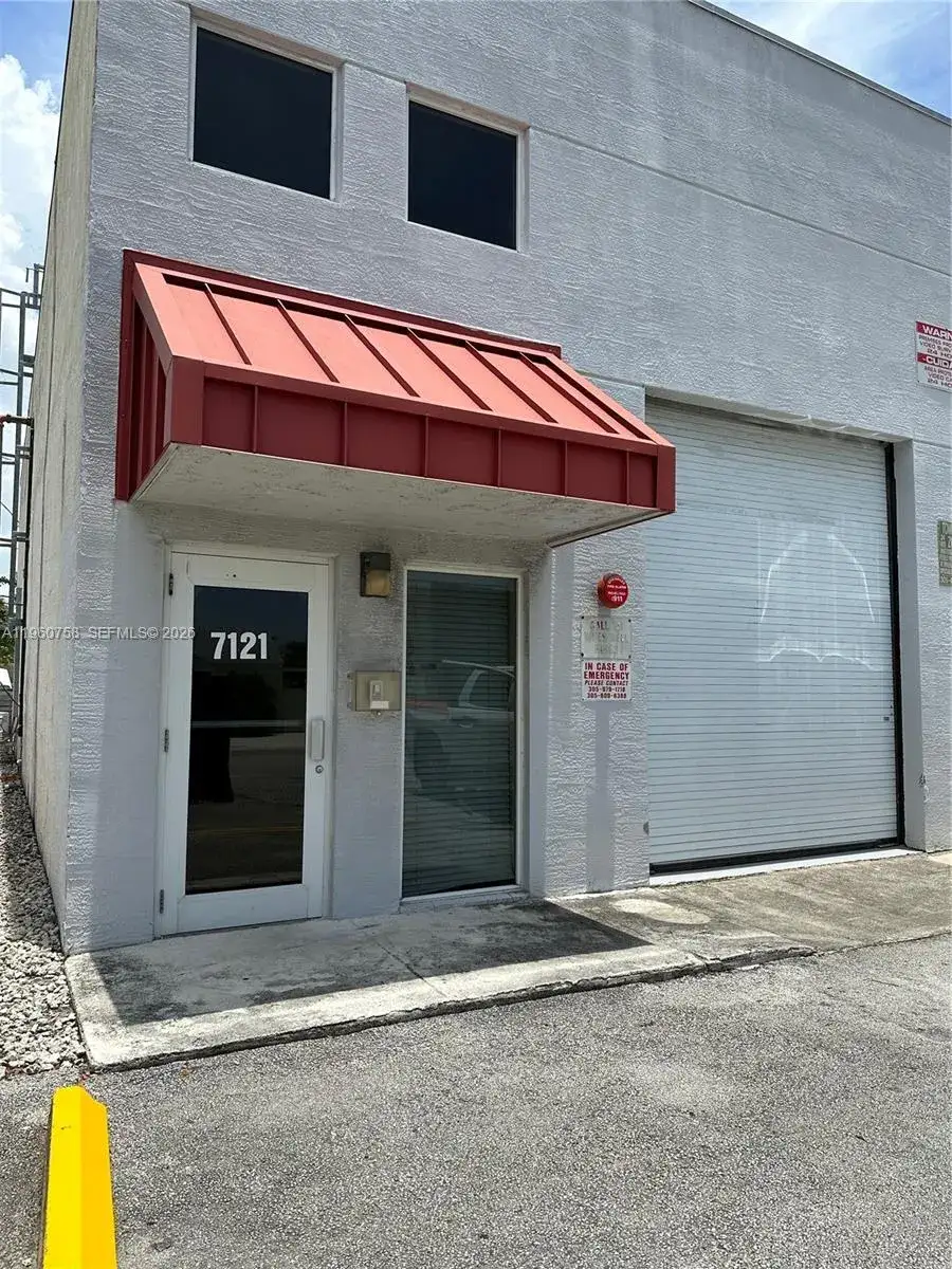 Commercial Sale for sale at 7121 SW 43 St, Miami FL 33155