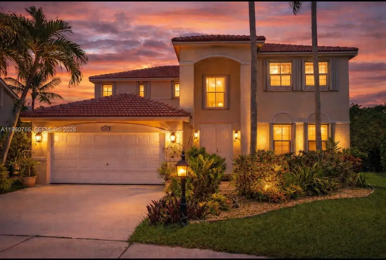 5 bedroom 4 bath Residential for sale at 4209 Pinewood Ln, Weston FL 33331