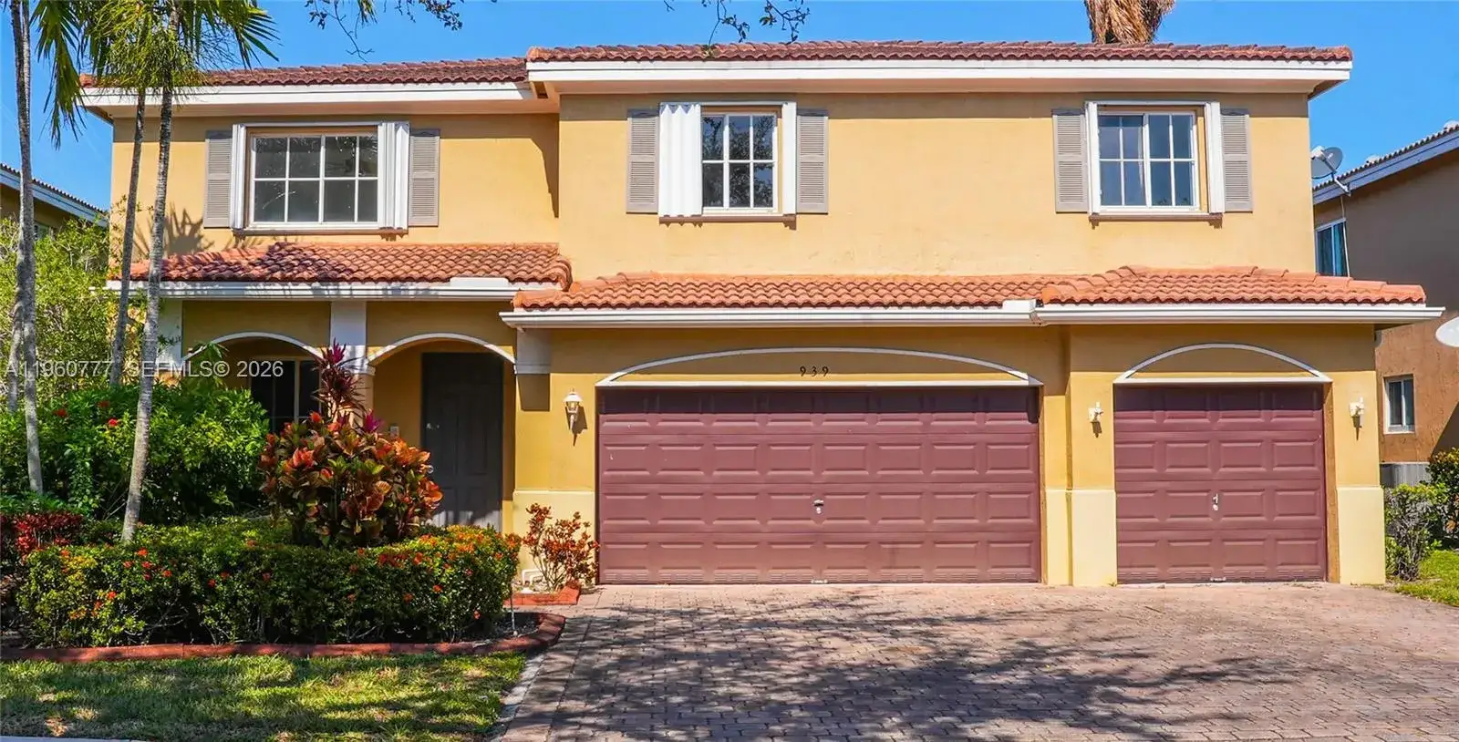 6 bedroom 4 bath Residential for sale at 939 NW 206th St, Miami Gardens FL 33169