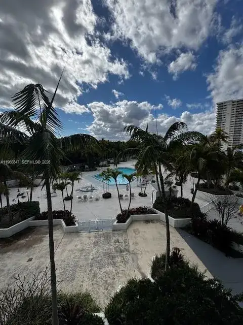 2 bedroom 2 bath Residential Lease for rent at 100 Bayview Dr # 319, Sunny Isles Beach FL 33160