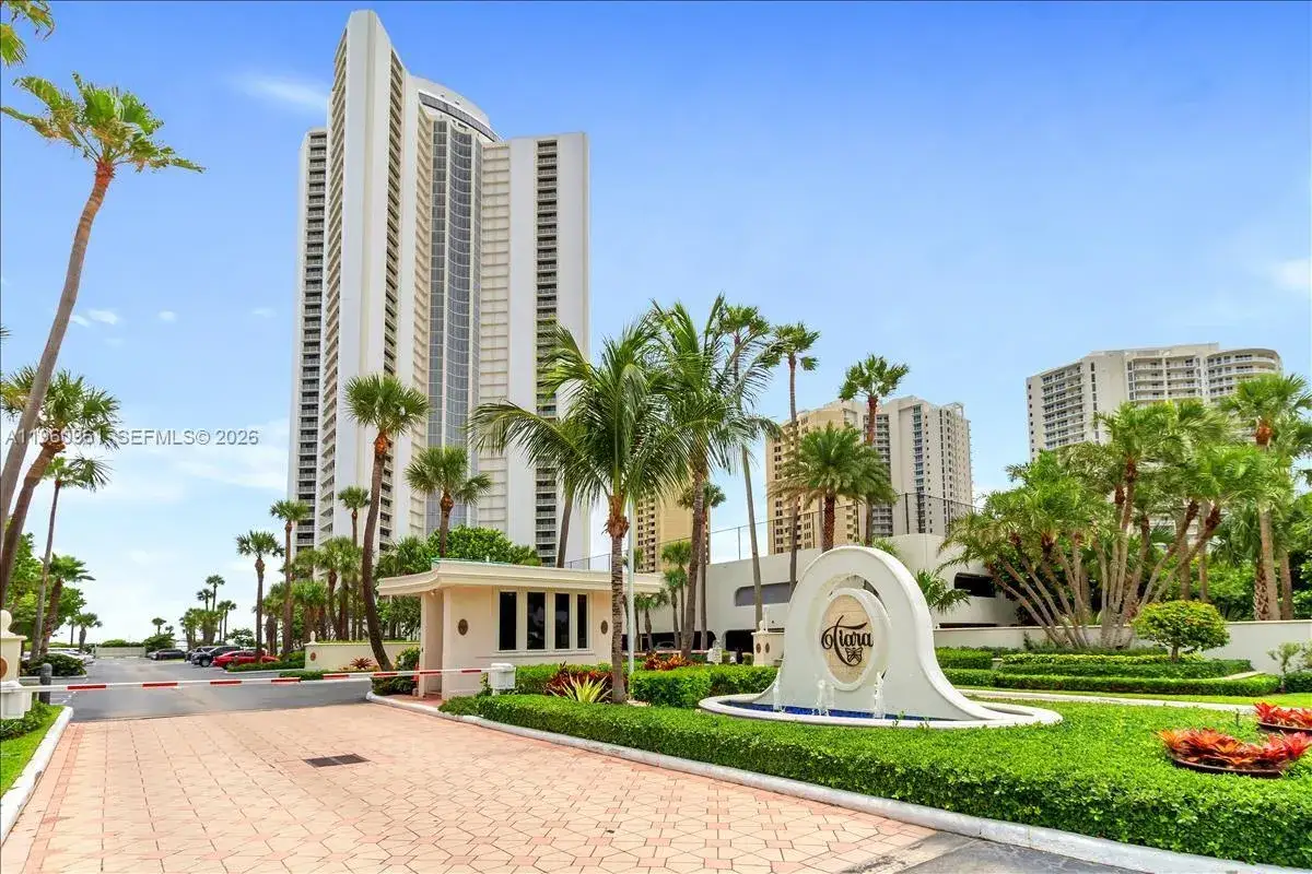 1 bedroom 1 bath Residential Lease for rent at 3000 N Ocean Dr # 3B, Riviera Beach FL 33404
