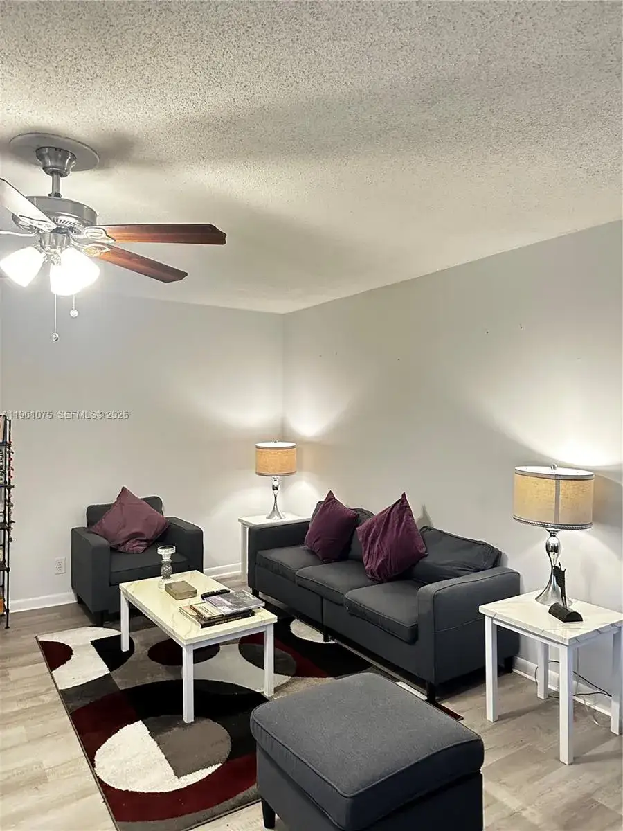 2 bedroom 1 bath Residential for sale at 220 Cambridge I # 220, West Palm Beach FL 33417
