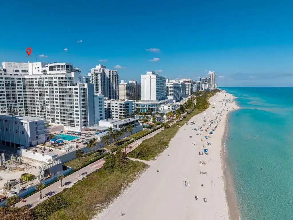 2 bedroom 1 bath Residential Lease for rent at 5401 Collins Ave # 919, Miami Beach FL 33140