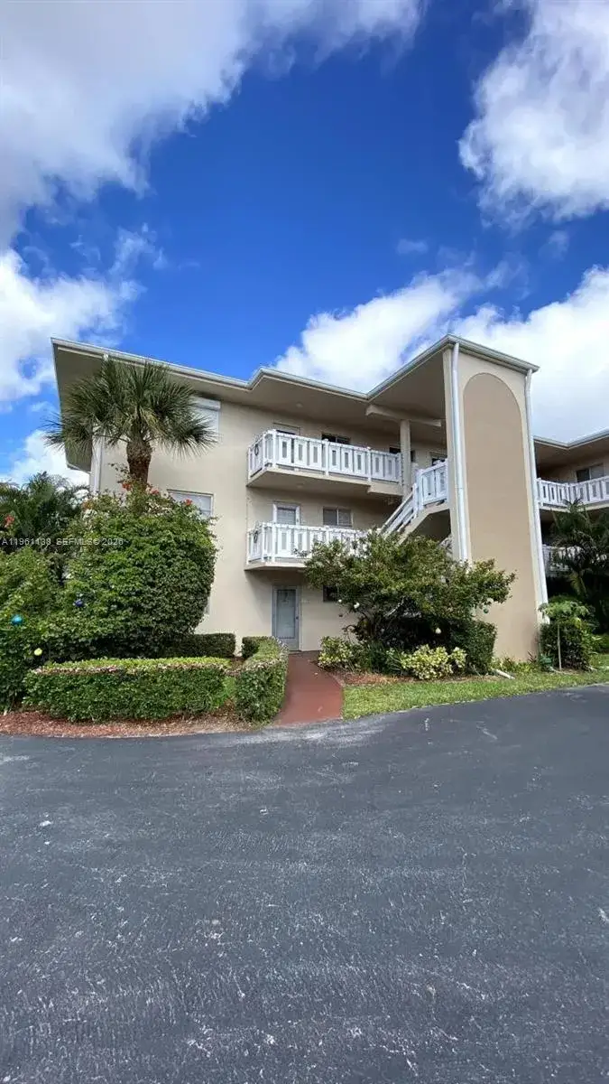 2 bedroom 1 bath Residential Lease for rent at 2640 S Garden Dr S # 301, Lake Worth FL 33461