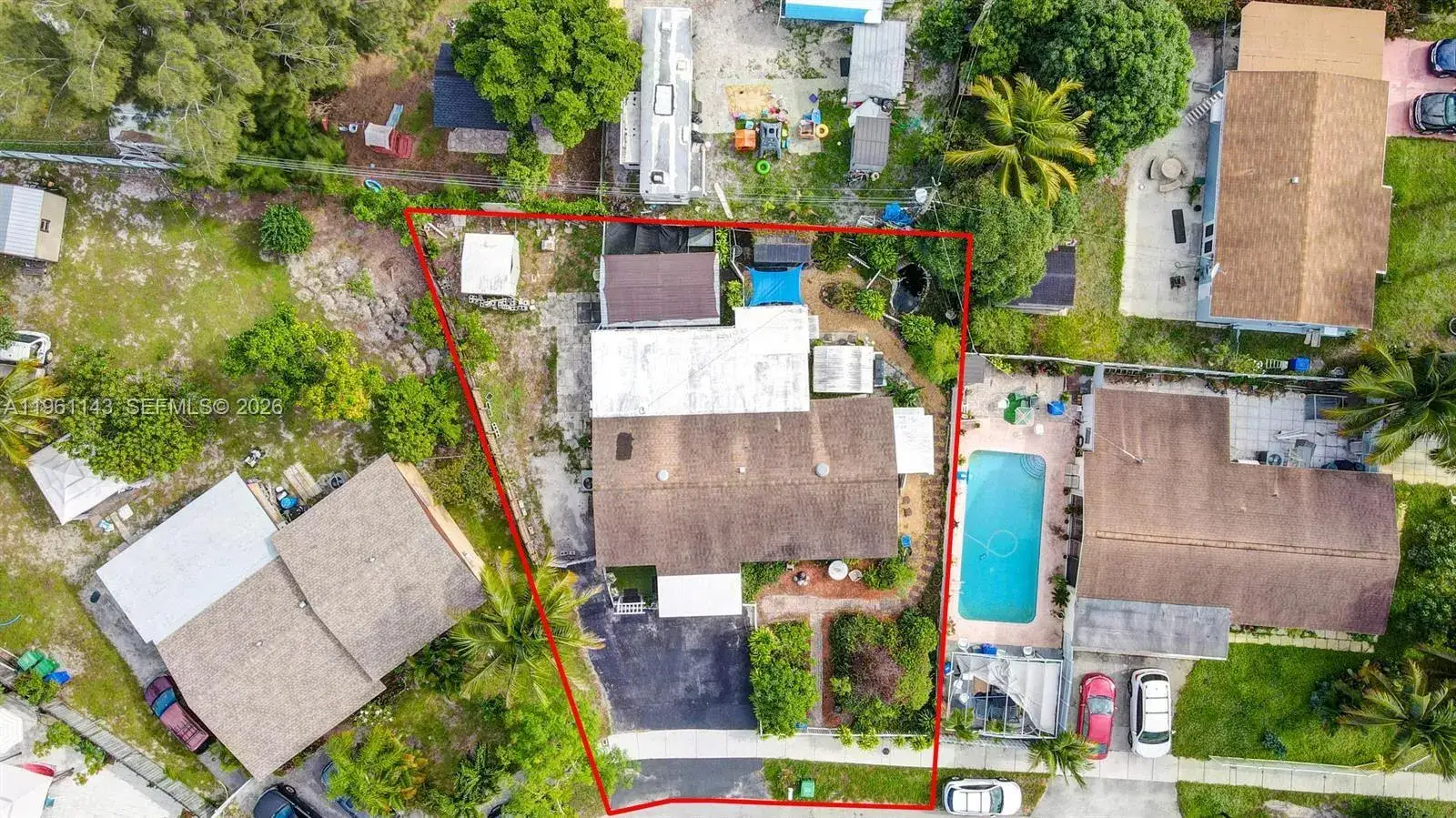 5 bedroom 4 bath Residential for sale at 2200 SW 42nd Way, Fort Lauderdale FL 33317