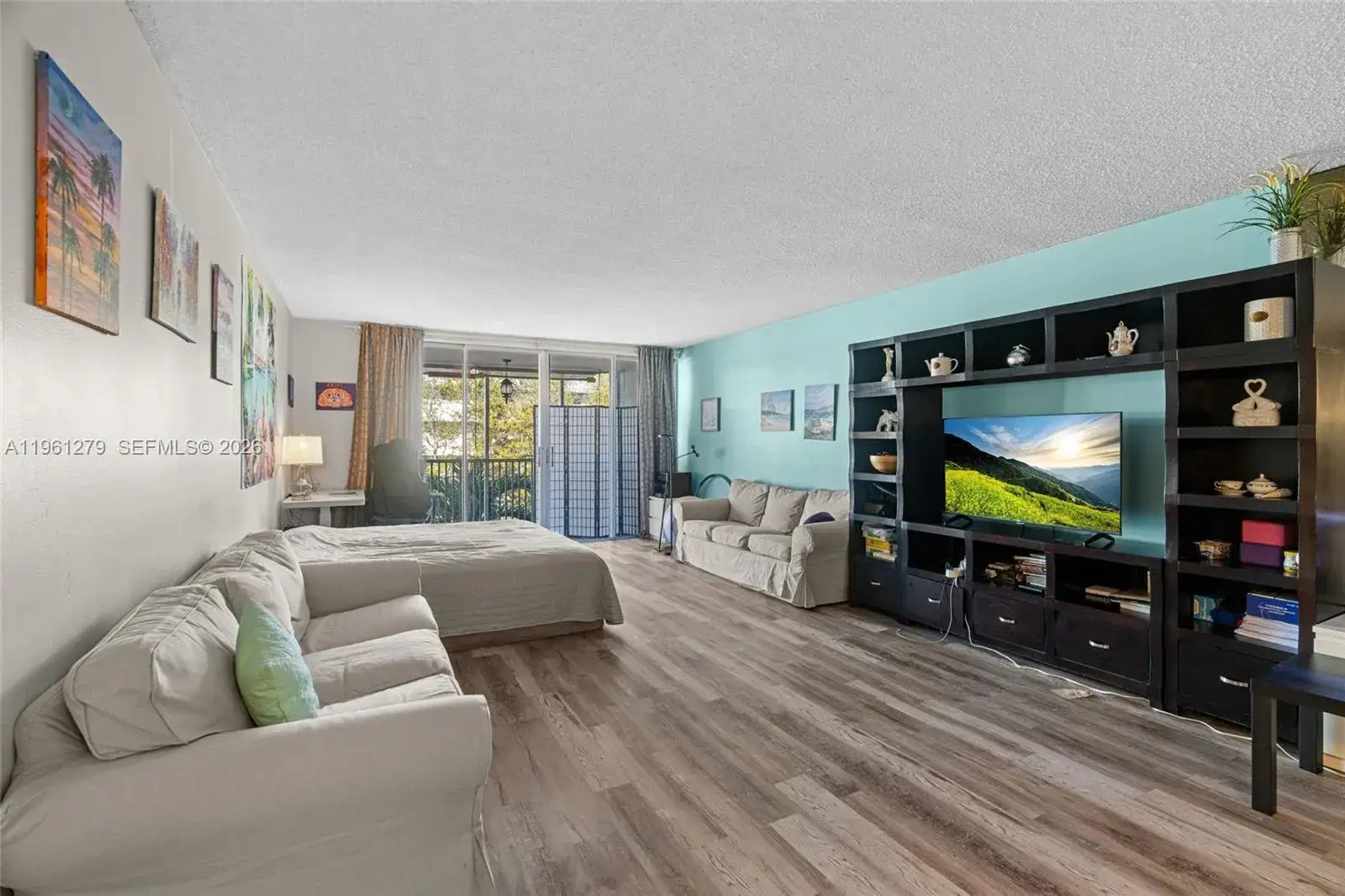 2 bedroom 2 bath Residential for sale at 1690 NE 191st St # 1, Miami FL 33179