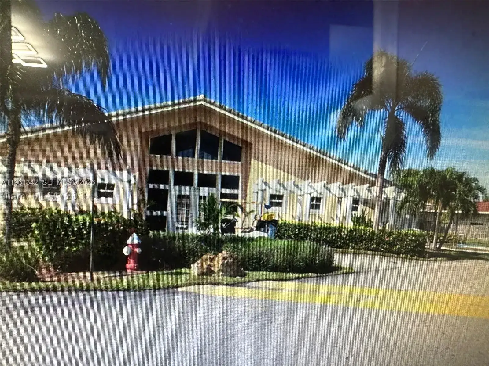 2 bedroom 2 bath Residential Lease for rent at 21343 NE 8th Ct # 3, Miami FL 33179