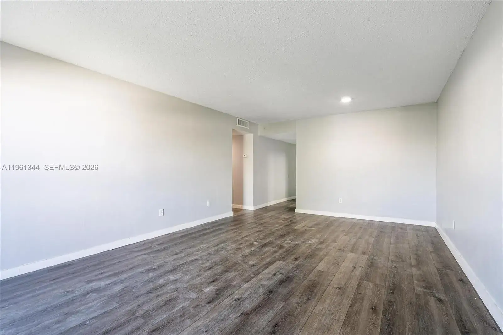 2 bedroom 2 bath Residential Lease for rent at 15205 NE 6th Ave # D305, Miami FL 33162