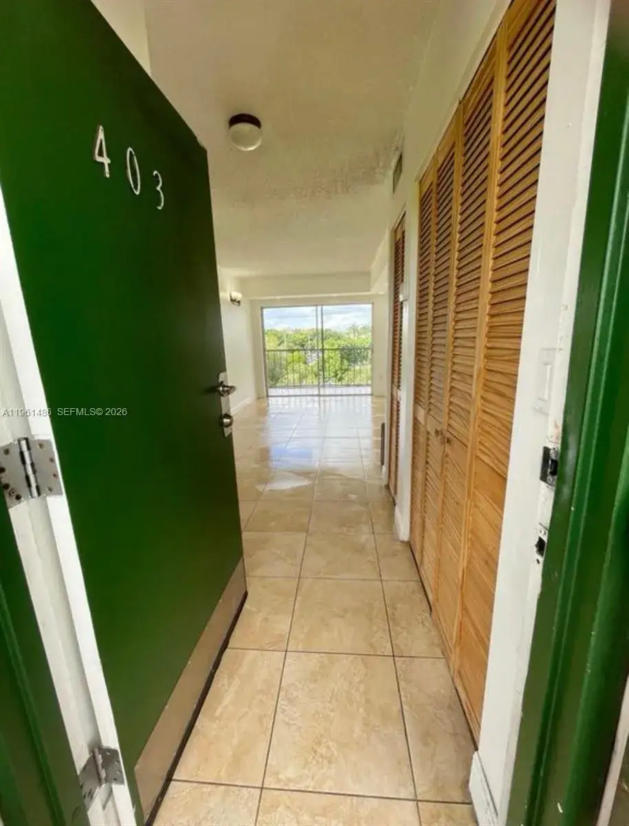 1 bedroom 1 bath Residential for sale at 9405 W Flagler St # D403, Miami FL 33174