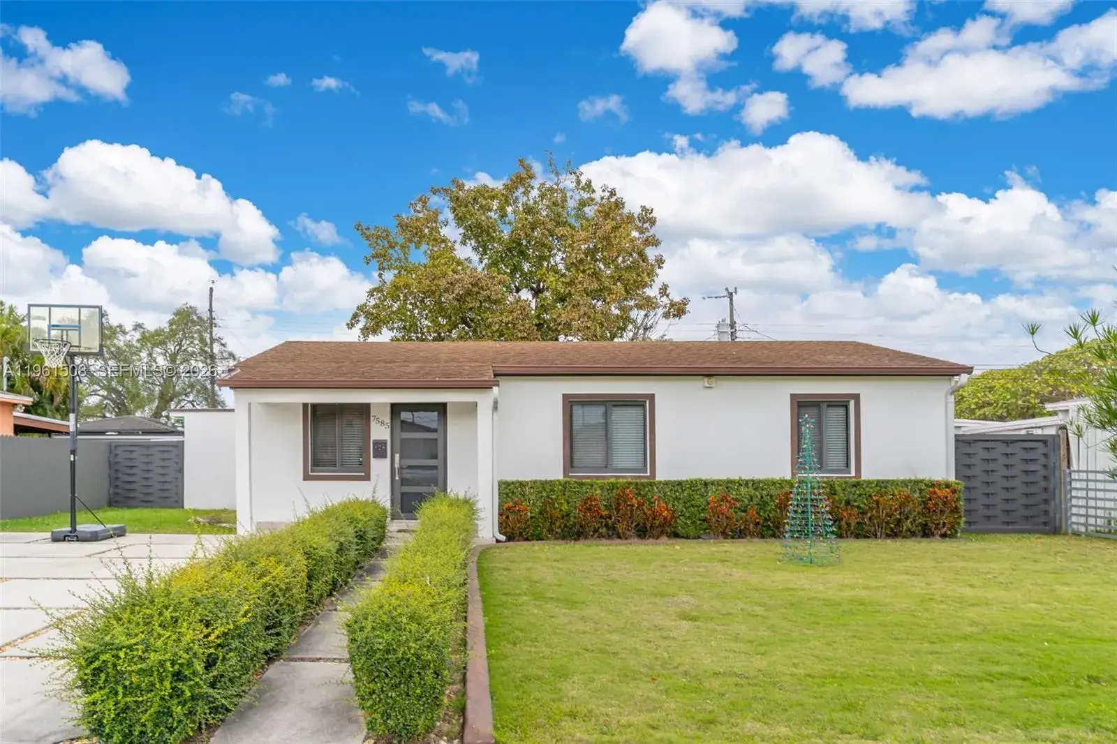 3 bedroom 1 bath Residential for sale at 7585 SW 28th St, Miami FL 33155