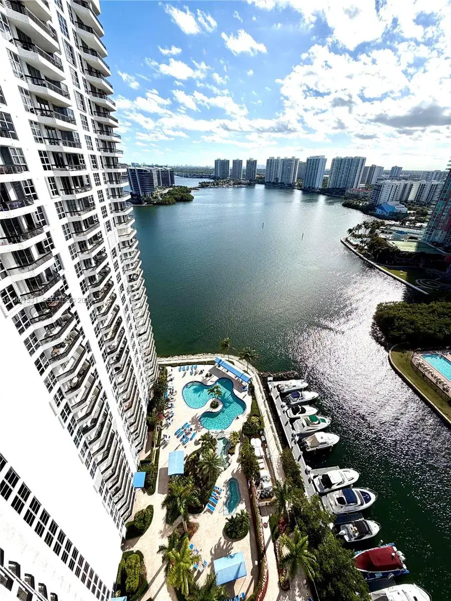 2 bedroom 2 bath Residential for sale at 3530 Mystic Pointe Dr # 2605, Aventura FL 33180