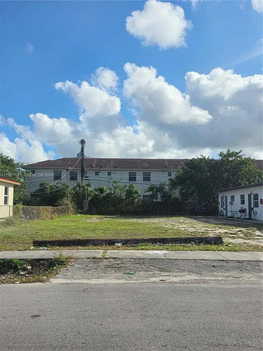 Commercial Land for sale at 10 Nw St, Hallandale Beach FL 33009