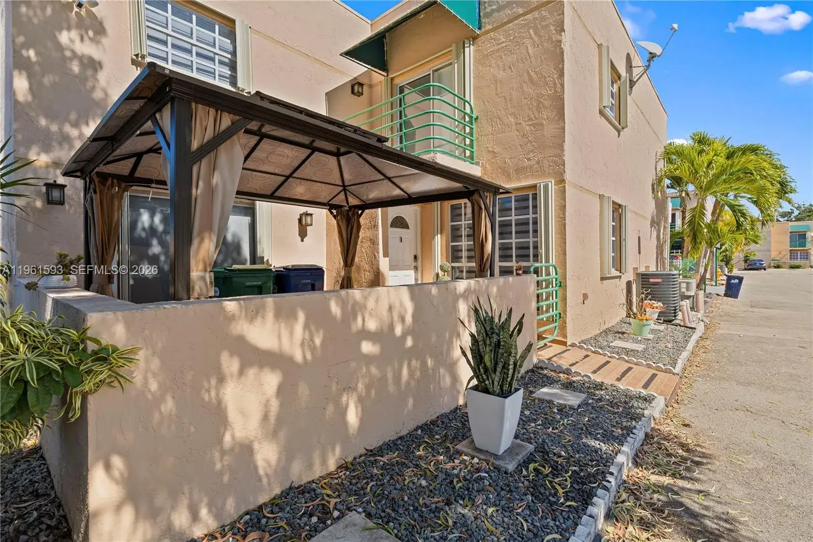 3 bedroom 3 bath Residential for sale at 11860 SW 18th Ter # 103, Miami FL 33175